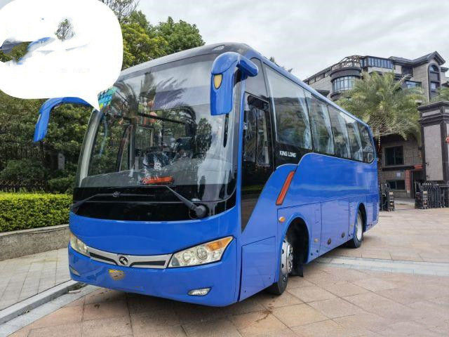 使用された観光バスモデルXMQ6859ブランドKinglong 35は低いキロメートルのユーロのIII使用された小型コーチをつける