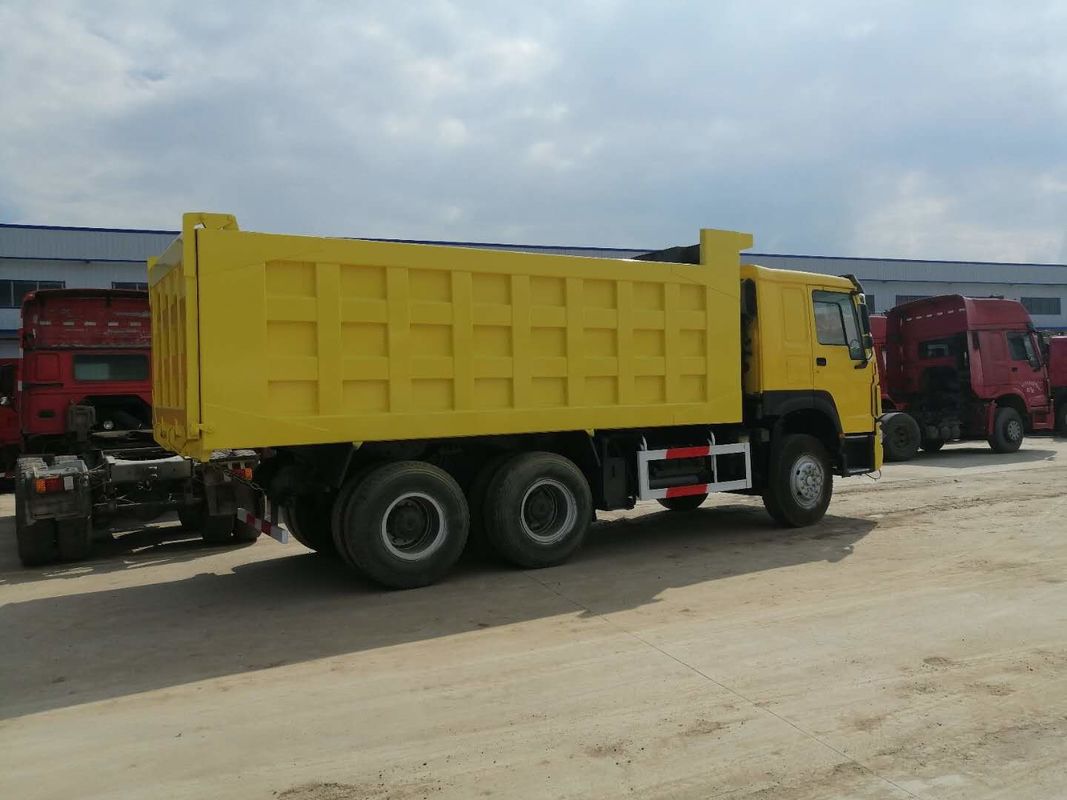 販売の安い使用されたダンプ トラックのためのガーナの使用されたダンプ トラックSINOTRUK HOWOのダンプ トラック6x4のダンプカー トラックの販売