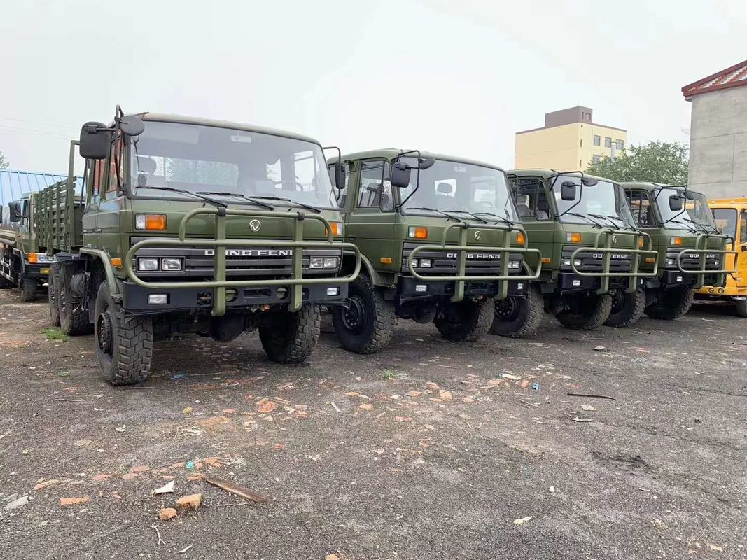 道のトラックのシャーシのDongfeng 6x6の砂漠のトラックのキャンピングカーのトラックの軍用車両のシャーシを離れた4x4