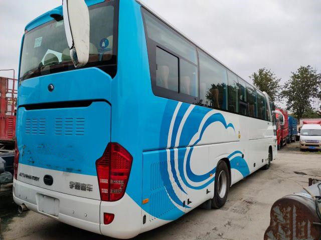 使用されたバスZK6122モデルYutongの客車の内部の付属品の催し物システム運転者