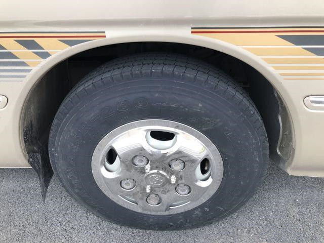 2010年20の座席によって使用されたコースター バス2TRガソリン機関は小型バス トヨタ・コースター バス左手のステアリングを使用した