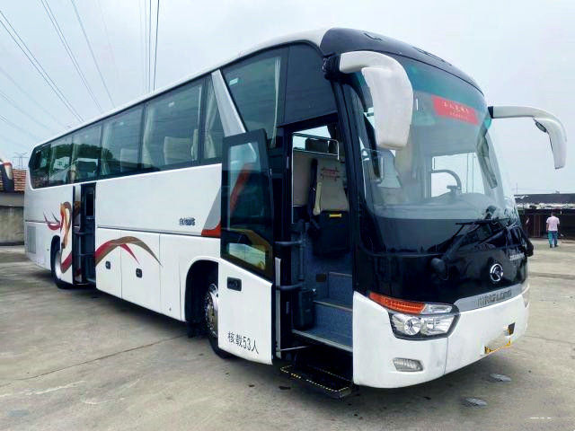 使用されたKinglongバス53座席両開きドアの使用されたコーチ バスXMQ6129はステアリングを去った
