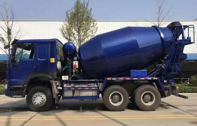 HOWO 8立方メートルのトラックミキサのトラック6x4真新しいSinotruck 371hp 8cbm