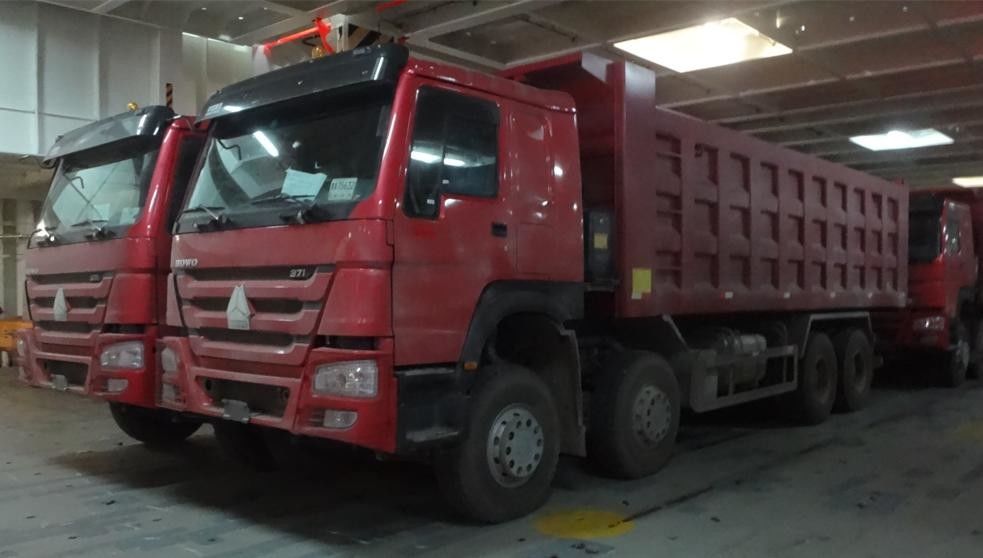 採鉱の交通機関のための真新しいHOWO 8x4 371HP 25CBMのダンプ トラック