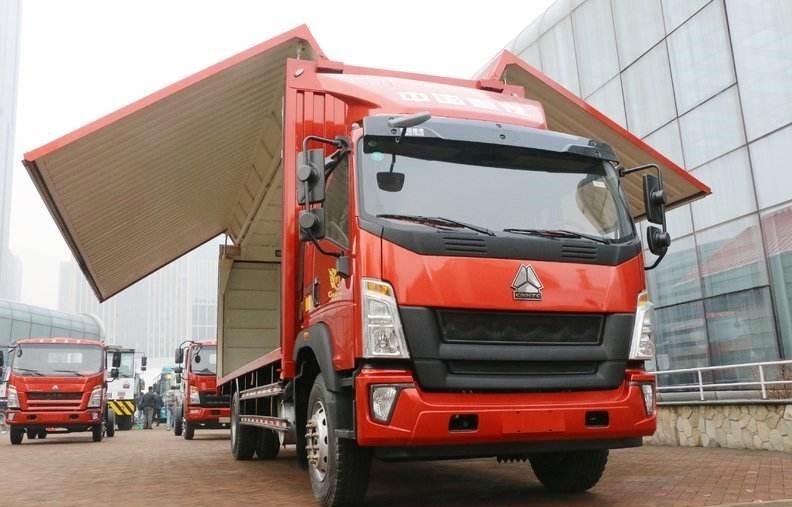 秒針のHowo Sinotrukの貨物自動車のトラック4x2ドライブ モードはHowo 151hpの貨物トラックを使用した