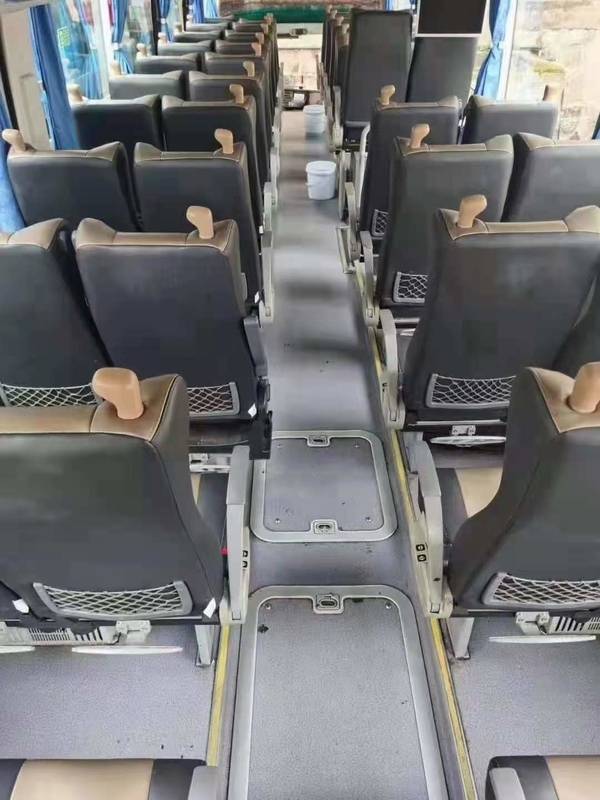 2018年によって使用されたバスYutongは旅行バスZk6122 50座席Lhdサポート ディーゼル交互計算金色を使用した
