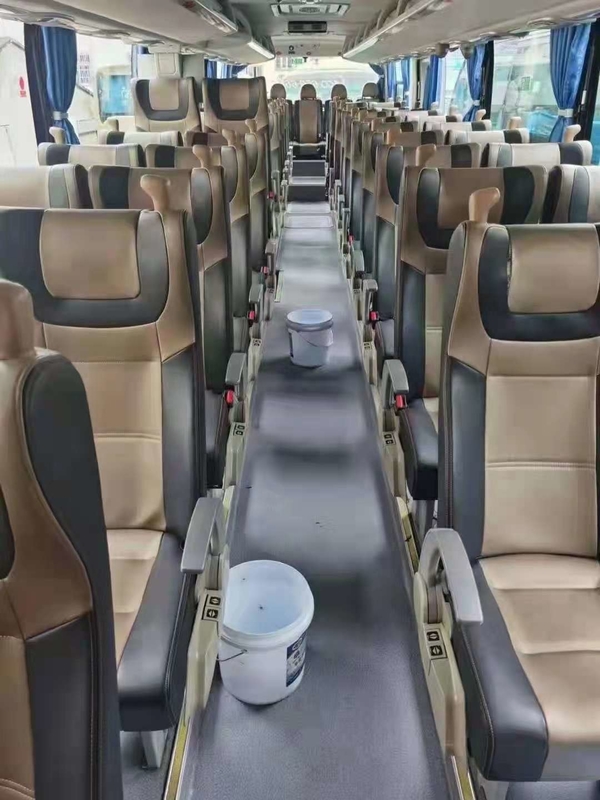 2018年によって使用されたバスYutongは旅行バスZk6122 50座席Lhdサポート ディーゼル交互計算金色を使用した