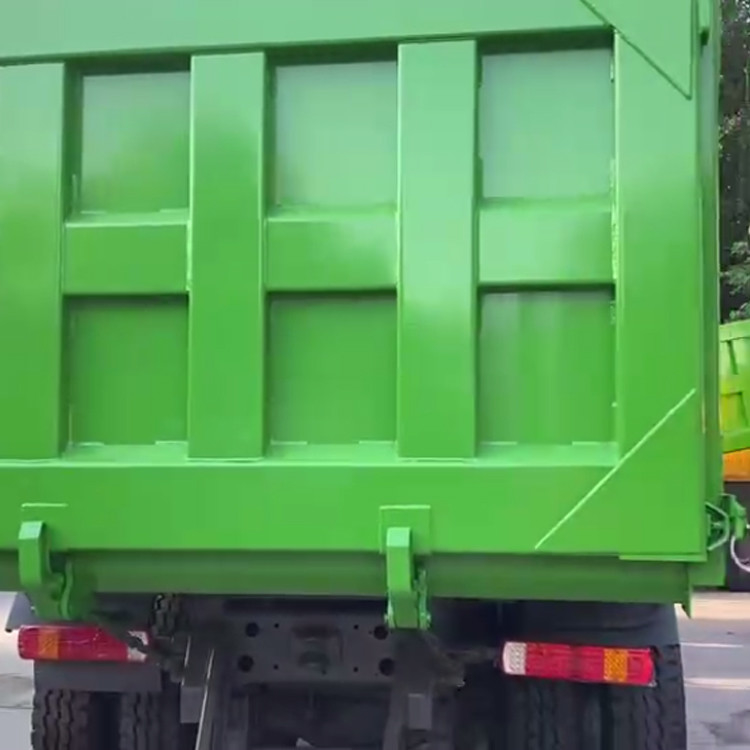使用されたHowo Sinotruk Drumpのトラック8x4ドライブ モード秒針Howo 375馬力ダンプカー トラック