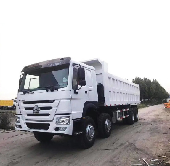 使用された多色のHowo Drumpのトラック8x4ドライブ モードSinotruk Howo 375Hpのダンプカー トラック