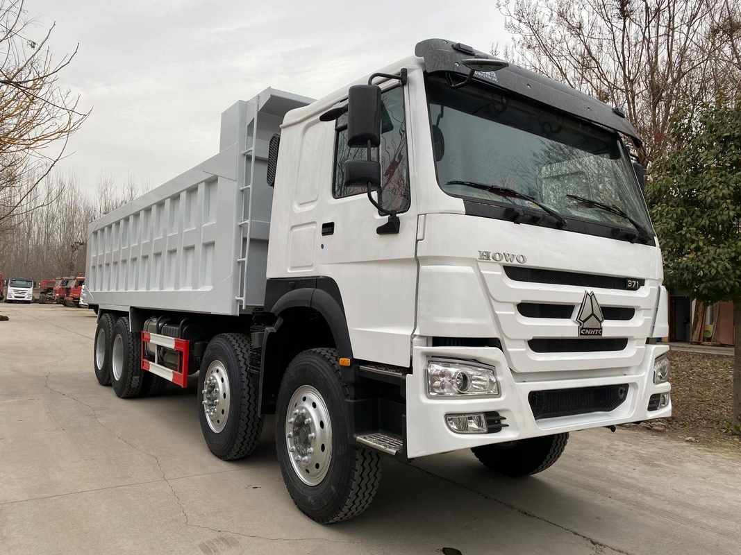 使用されたSinotruk Howo 317Hpのユーロ2マニュアル4X2 6X4 8X4のディーゼル ヘッド トラクターのトラック