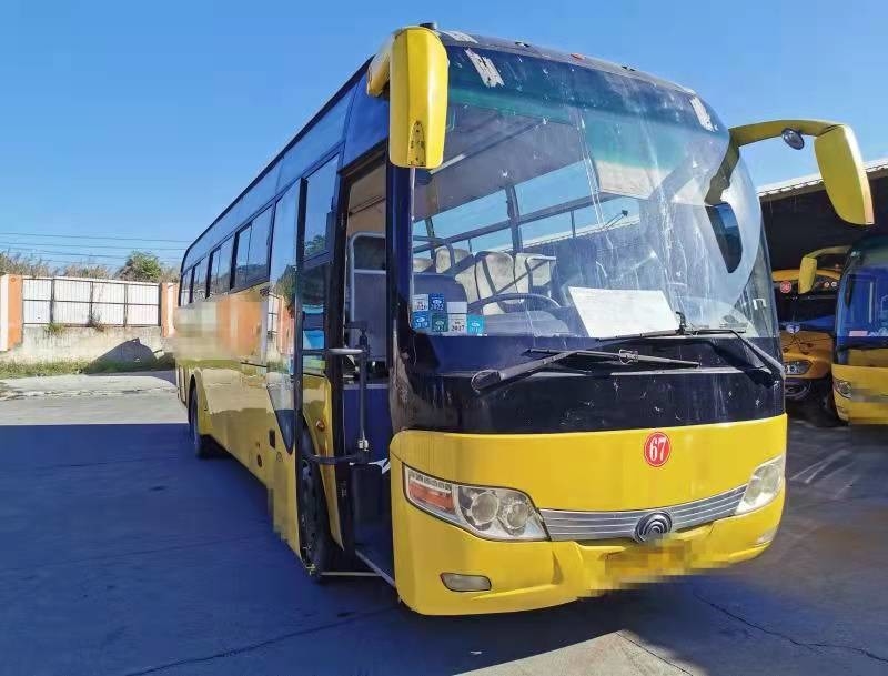 60の座席2013 Year Used Bus Zk6110 Rear Engine Yutong Used Coach Companyの通勤者バス