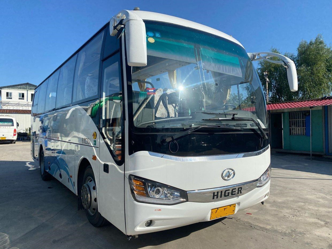 KLQ6882は長い旅行のコーチをバスで運ぶ50座席RHDによって使用されたYutongバス前部エンジンを使用した
