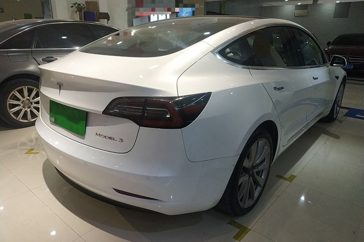 401Km/H High Speed Electric Super Car Smart 5 Seat Electric Car Electric Vehicle