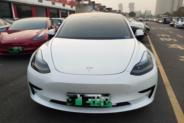 新しいエネルギー電気自動車車のセダン4の車輪の高速5は4つのドアをつける