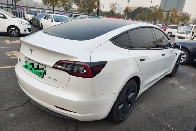 新しいエネルギー電気自動車車のセダン4の車輪の高速5は4つのドアをつける
