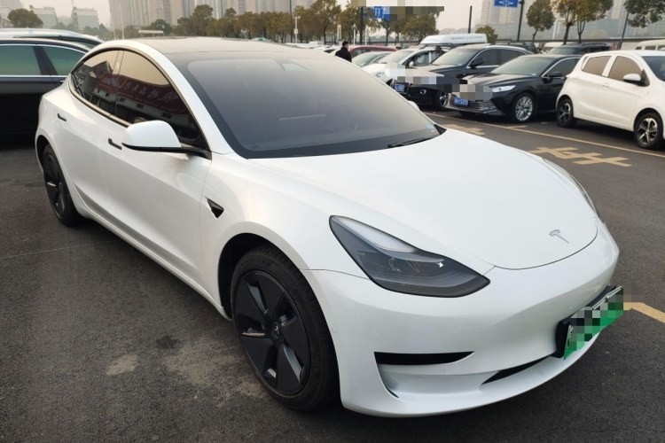 新しいエネルギー電気自動車車のセダン4の車輪の高速5は4つのドアをつける
