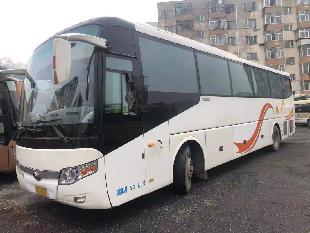 使用されたYutong ZK6127の客車バス206kw 100km/H後部エンジンの左手ドライブ