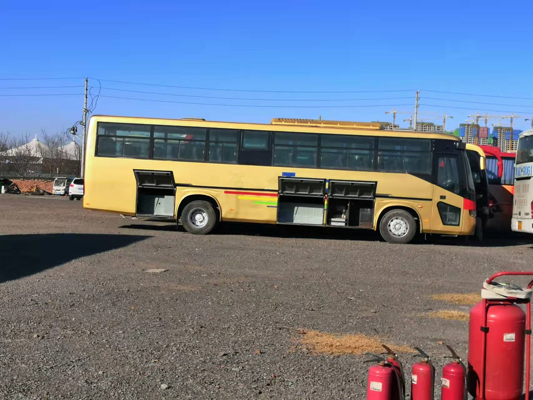 Yutongバス53 Seatersによって使用されるZK6116Dバス秒針のコーチ バス ディーゼル前部エンジン