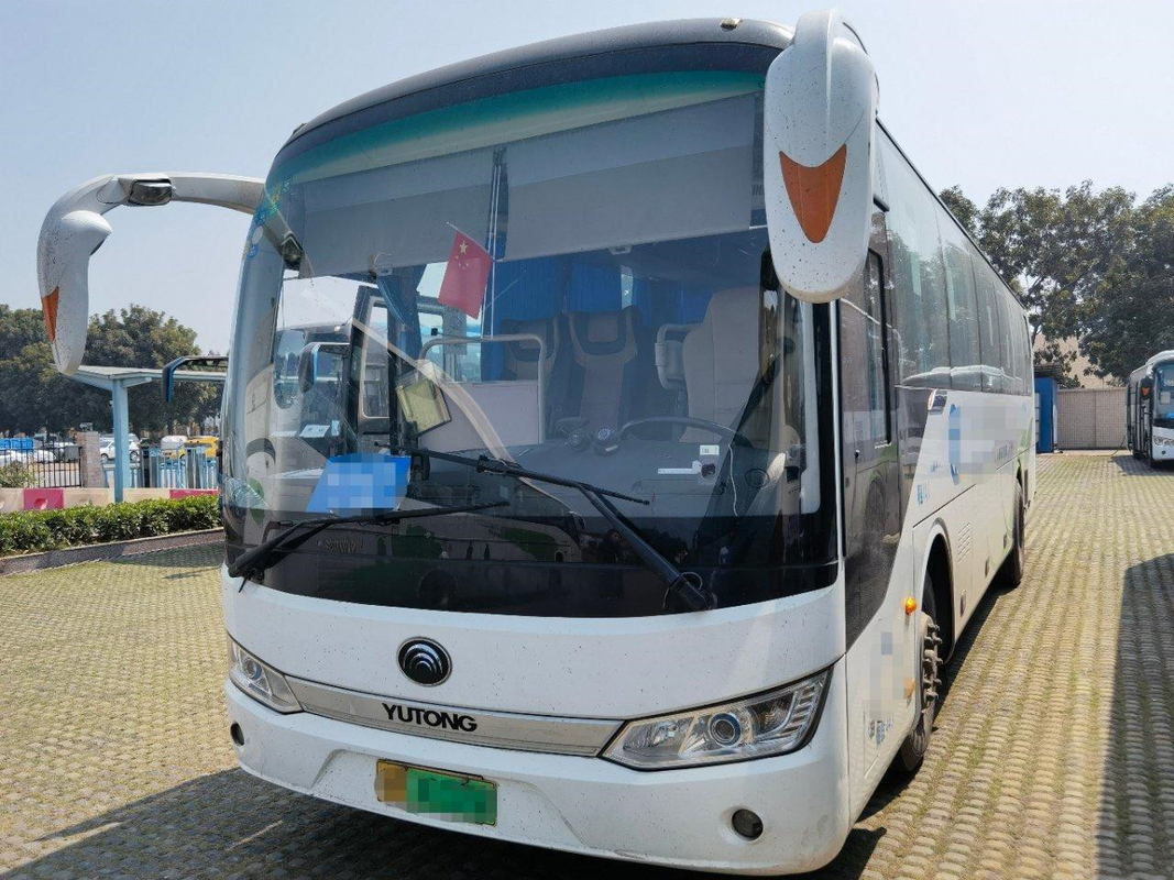 Yutongの使用された都市ディーゼルは秒針旅行のコーチをバスで運ぶLHDによって使用される客車バスをバスで運ぶ