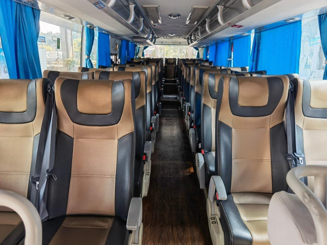 Yutongの使用された都市ディーゼルは秒針旅行のコーチをバスで運ぶLHDによって使用される客車バスをバスで運ぶ