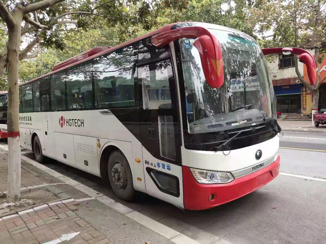 使用される公共交通機関Yutongは都市がディーゼル バス贅沢な旅行の都市間のコーチ バスを使用した乗客をバスで運ぶ
