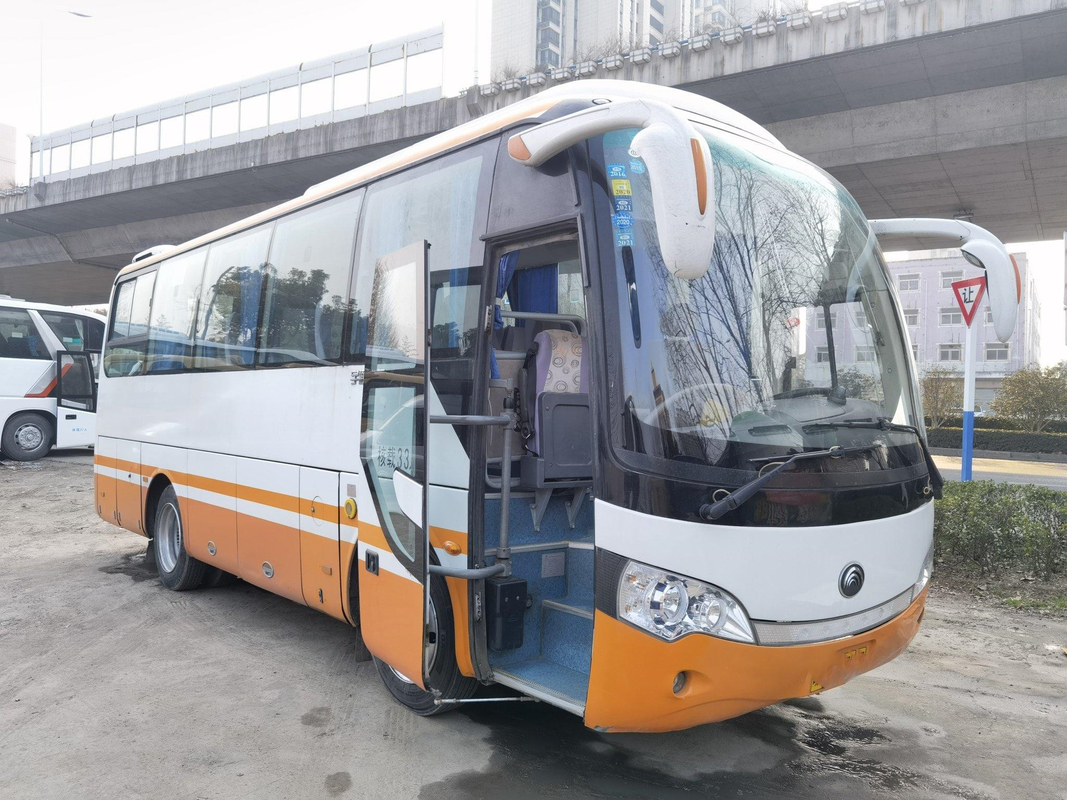中古の贅沢なYutongは都市が2014年にLHDによって使用されるコーチをバスで運ぶバスで運ぶ使用されたディーゼル公共の座席24-35バスで運ぶ