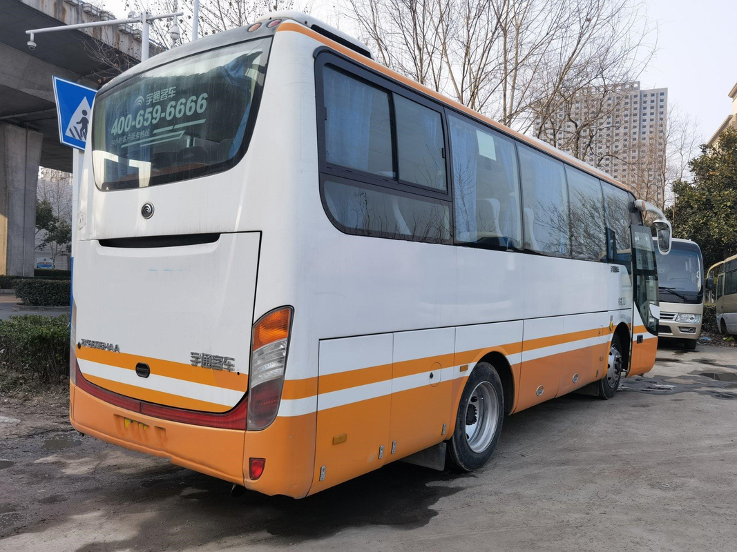 中古の贅沢なYutongは都市が2014年にLHDによって使用されるコーチをバスで運ぶバスで運ぶ使用されたディーゼル公共の座席24-35バスで運ぶ
