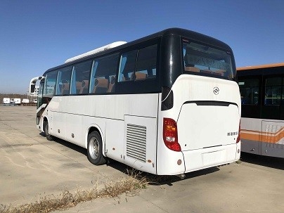 バスおよびコーチのHuanghaiのブランド34のSeaterバスVipバス座席新しい乗客バス