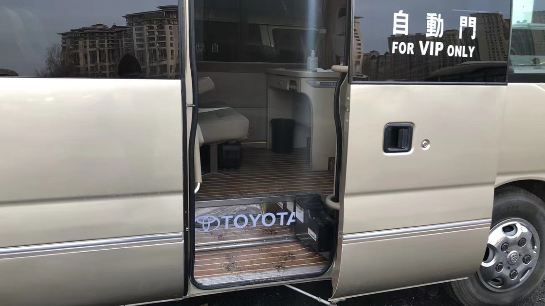 バス23 Seater小型トヨタCosterバス小型スクール バスのガソリン機関のAntomaticのドア