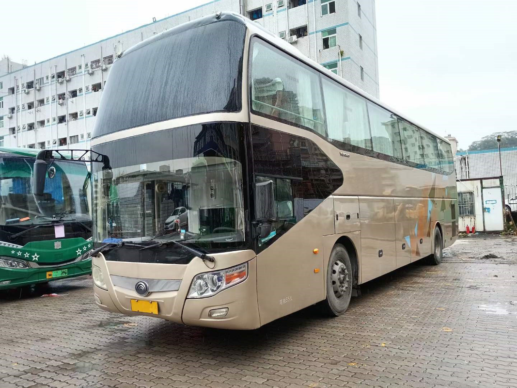 Yutongの使用されたブランドはバスZK6126がディーゼルWeicahiエンジン375hpバスを使用した2015年旅行のコーチ両開きドアのユーロIIIバスを使用した