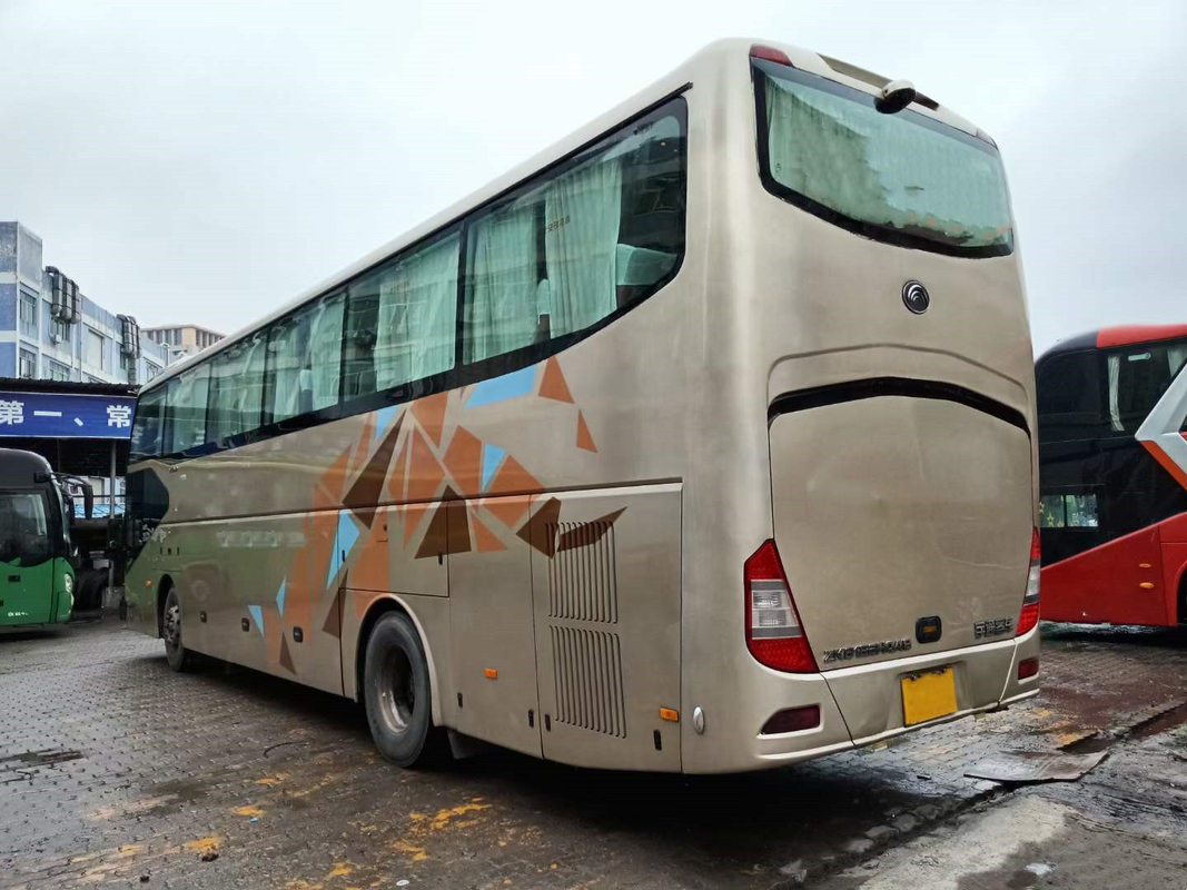 Yutongの使用されたブランドはバスZK6126がディーゼルWeicahiエンジン375hpバスを使用した2015年旅行のコーチ両開きドアのユーロIIIバスを使用した