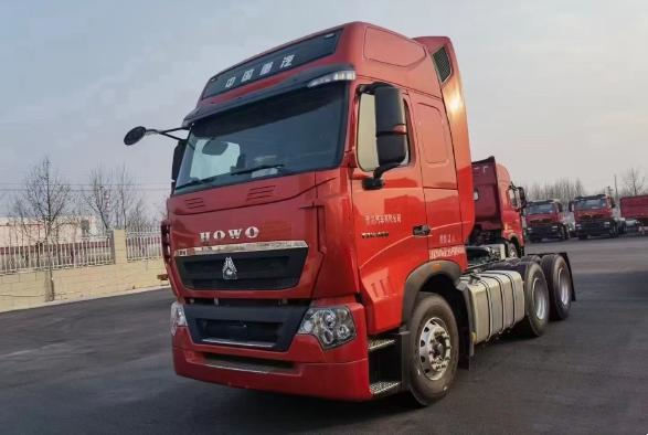 使用されたHOWOのトラクターのトラック6*4 480hp T7H LHD/RHDのヨーロッパのV型エンジン
