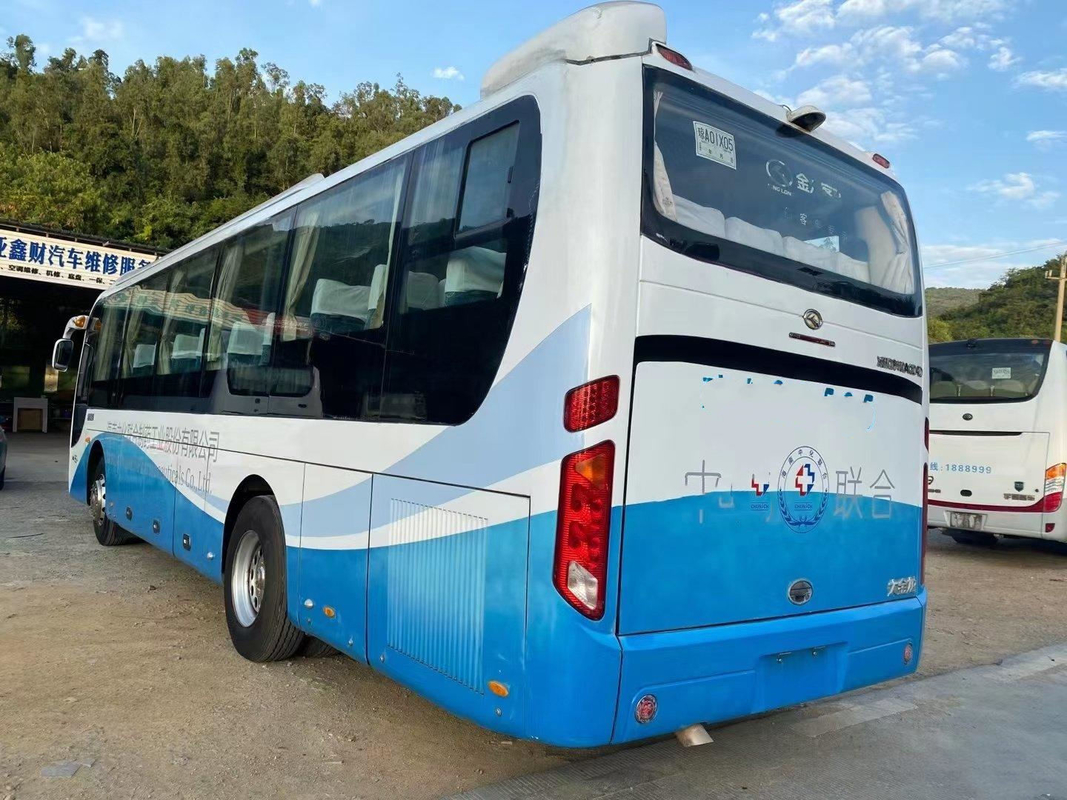 Long XMQ6110バス王はコーチによって使用される55seats 2ドアのユーロIV 2+3layoutをバスで運ぶ