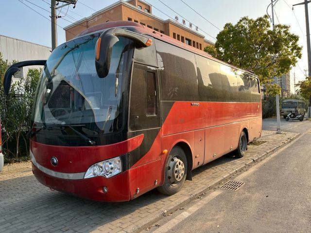 右ドライブ バスYutong Zk6888のコーチ バス39seats都市バスYuchai贅沢なエンジン