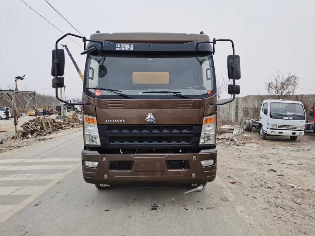 HOWO スプリングラー 水タンカー 100000L カムミンス エンジン 170hp 7.3*2.3*2.7m