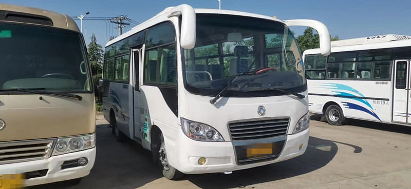 2016年19座席によって使用されるバス秒針のDfac小型バス左手は事故2の車軸を運転しない