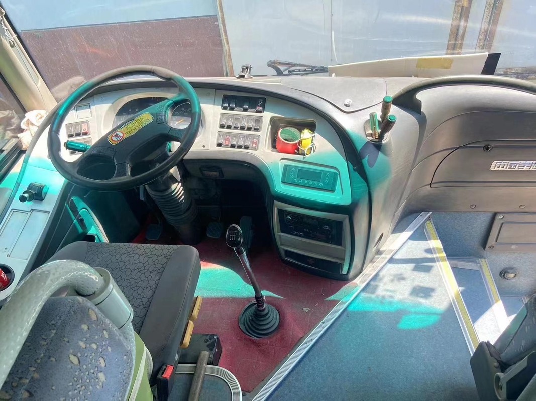 YutongバスZK6809 35seats後部エンジンの右のステアリング コーチのYuchaiの147kwによって使用される観光バス