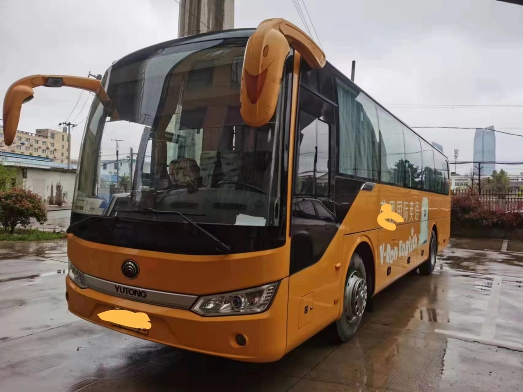 RHD/LHDはコーチのYutong 60seats 2+3layout 2のドアの後部Yuchaiエンジンを使用した