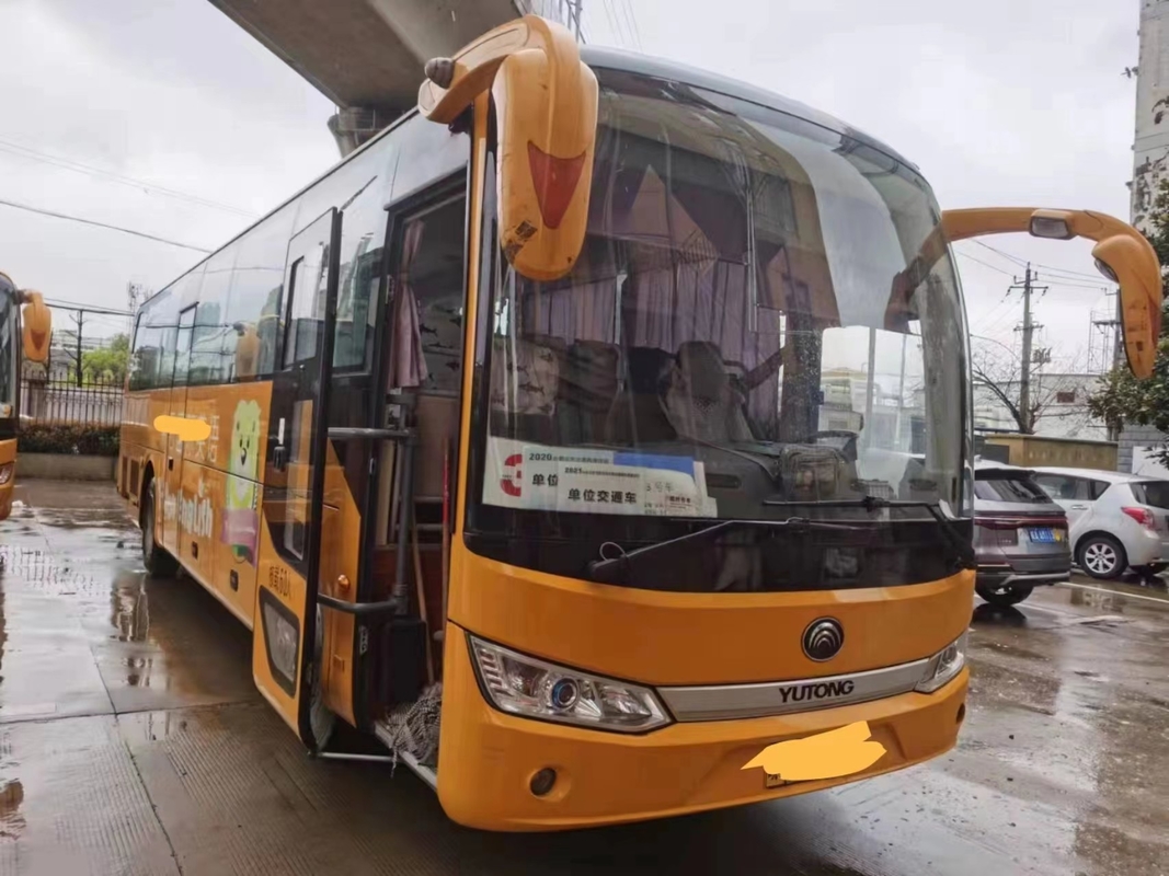 RHD/LHDはコーチのYutong 60seats 2+3layout 2のドアの後部Yuchaiエンジンを使用した