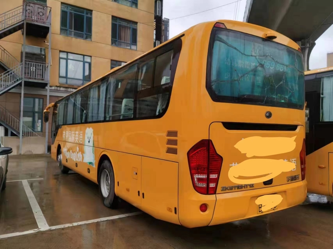RHD/LHDはコーチのYutong 60seats 2+3layout 2のドアの後部Yuchaiエンジンを使用した