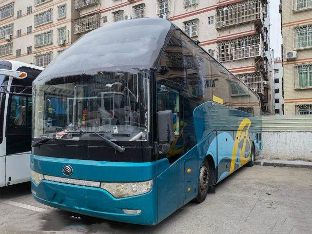 ファースト・クラスの右ドライブYutongは贅沢なZK6122H 51 Seaterの後部エンジンのコーチをバスで運ぶ