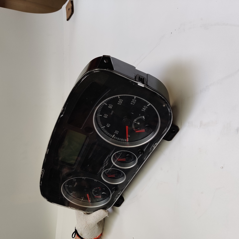 ドライブ タクシーの内部のSinotruk Howoのトラックの組合せの器械のためのダッシュボード