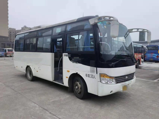 ZK6752D1は小型Yutongの前部エンジンのコーチ バス30座席右の運転者の乗客バスを使用した