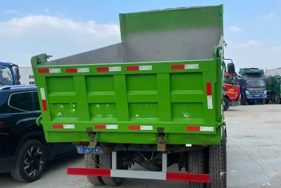 採鉱のダンプ トラック150hp 4×2の緑色SHACMAN SX3310の速い変速機の定格負荷15.37t
