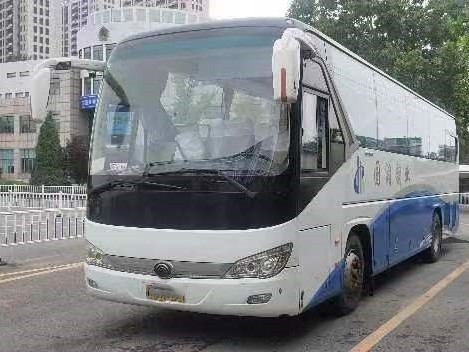 使用された贅沢なバス47の座席2つの乗客のドア若いはさみバス11メートルの長くまれなエンジン交互計算第2手ZK6117