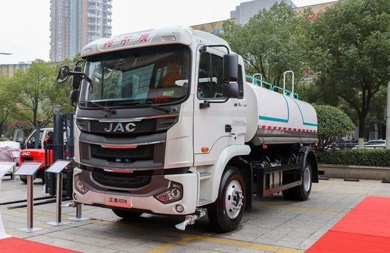 スプリングラー 水タンカー トラック JAC 4×2 シングルアクセル 200hp ディーゼルエンジン 10立方タンカー