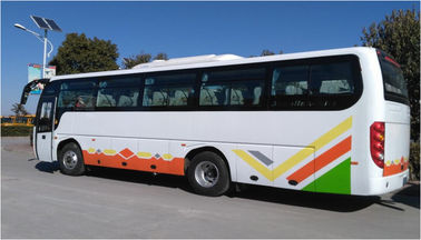 Dongfengは48座席を持つチャーター バス、155kw力によって使用されたバスおよびコーチを使用しました