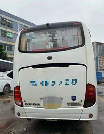 2013年ディーゼルによって使用されるYutongは58座席Zk 6110の白色をバスで運びます