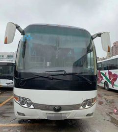 2013年ディーゼルによって使用されるYutongは58座席Zk 6110の白色をバスで運びます