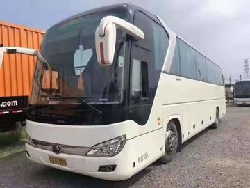 Yutongは6122のシリーズ55秒針のコーチ バス ディーゼルLHDを自動ドアが付いている2017年の白い色の贅沢な座席つけます